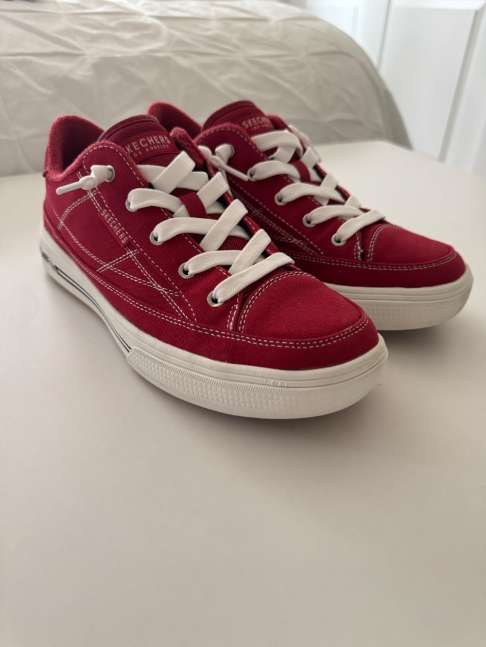 Women Red Sketchers Arch Fit Arcade - Arcata | Size 10 - Picture 3 of 9